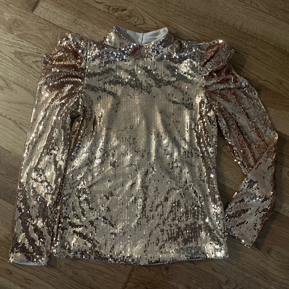 Gorgeous Sequin Top - Picture 1 of 6